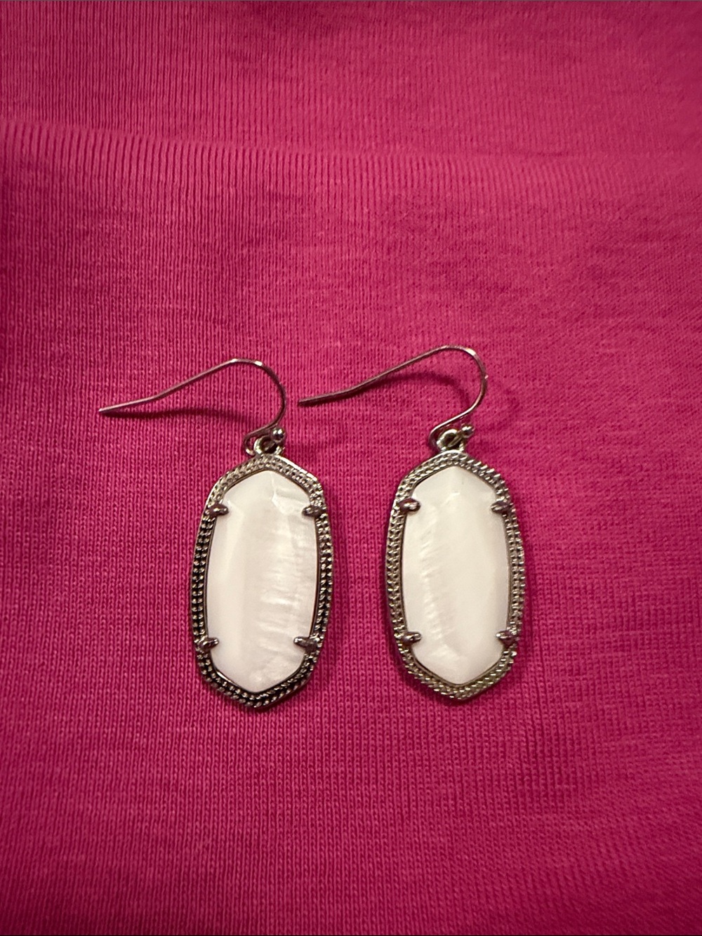 Kendra Scott Lee White Pearl Shell Oval Drop Earrings with Silver-Tone Frame
